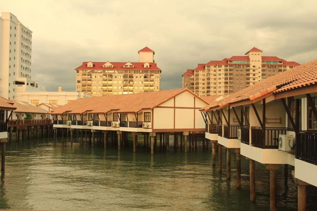 K. E. Private Water Chalet, Port Dickson Eksteriør billede